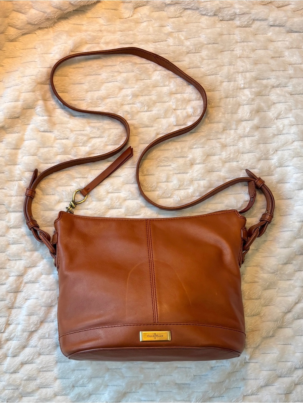 Cole Haan Cognac Tan Smooth Leather Crossbody Hobo Bag Brass Hardware